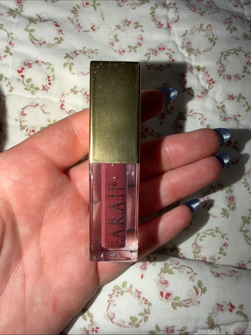 Farah Liquid Lip Gloss – Mauve Pink Shade